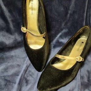 Black velour flat dress shoes
